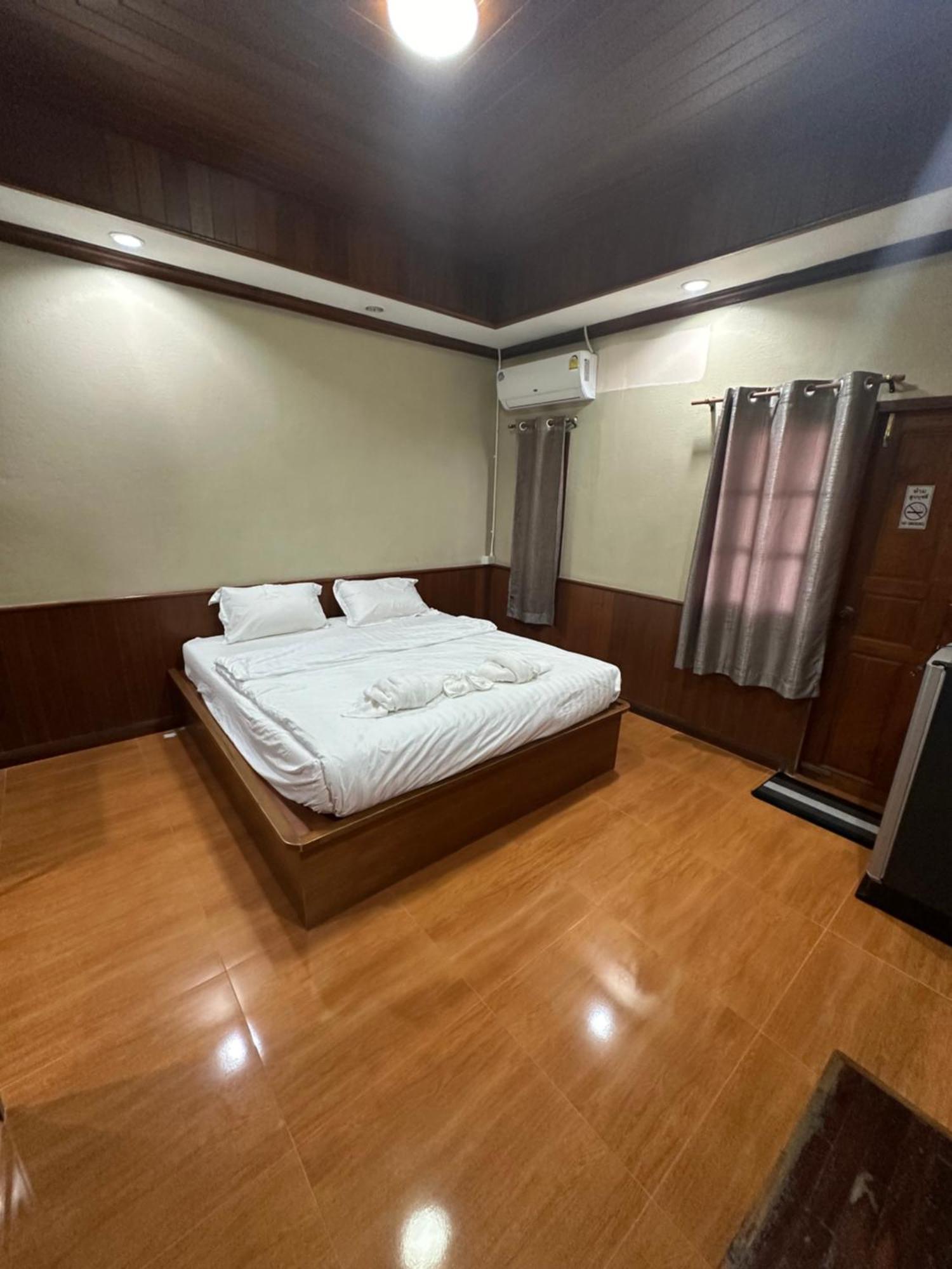 Mona House Phuket Hotel Chalong Exterior photo